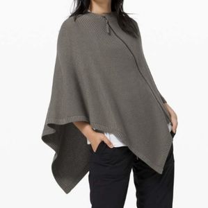 Lululemon On The Go Poncho sage BNWOT